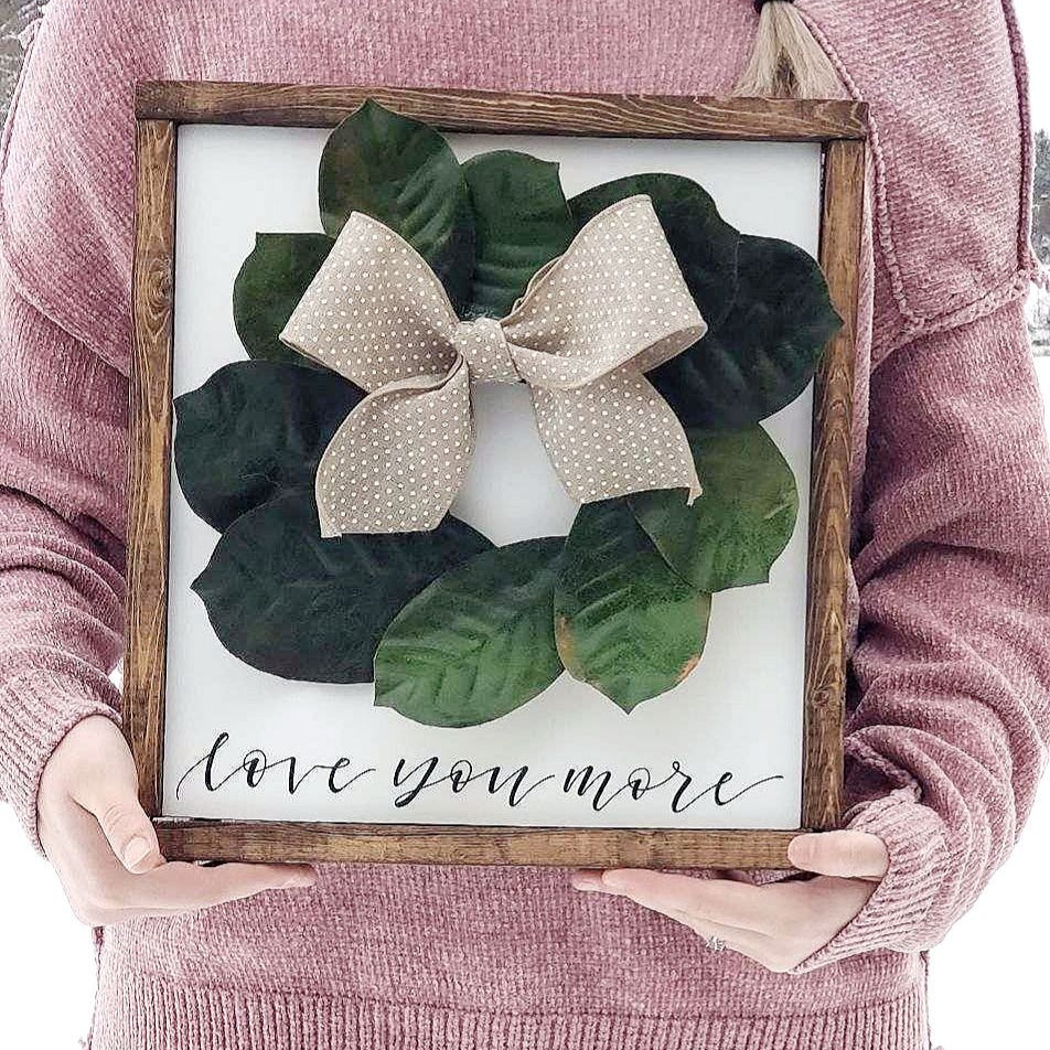 Customizable Sign With Wreath